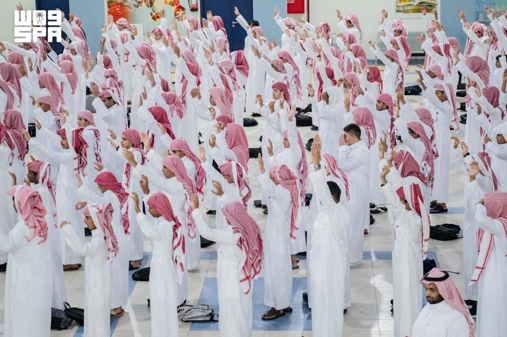 المناخ والمرور يحسمان الدوام الشتوي بالمدارس