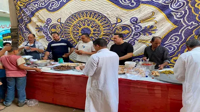 "فطارك عندنا".. مطعم يوزع وجبات مجانية على طلاب المدارس بالمنوفية- صور