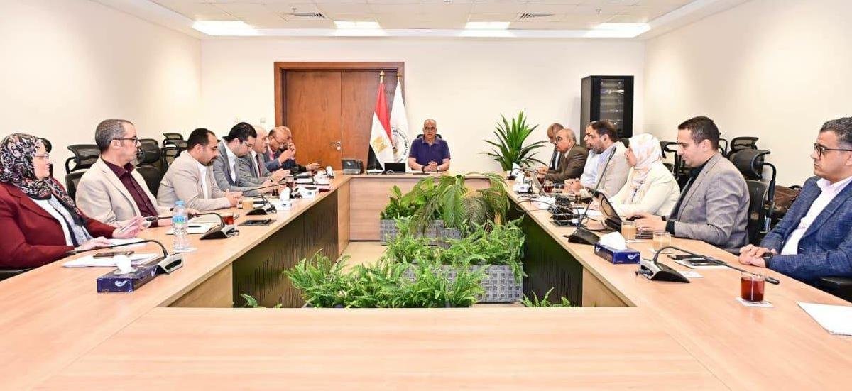 وزير الري يبحث الإعداد لإطلاق...
