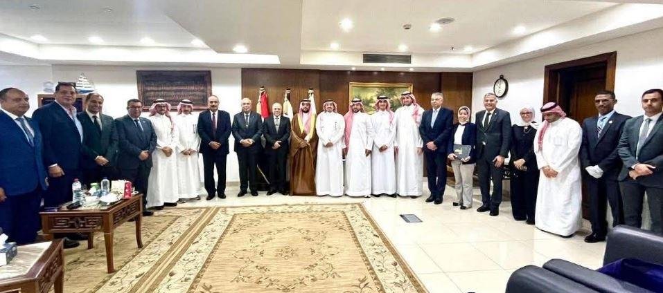 مصر والسعودية تبحثان تعزيز الت...