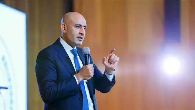 عبداللطيف: توزيع تابلت على طلاب التعليم الفني العام الدراسي المقبل