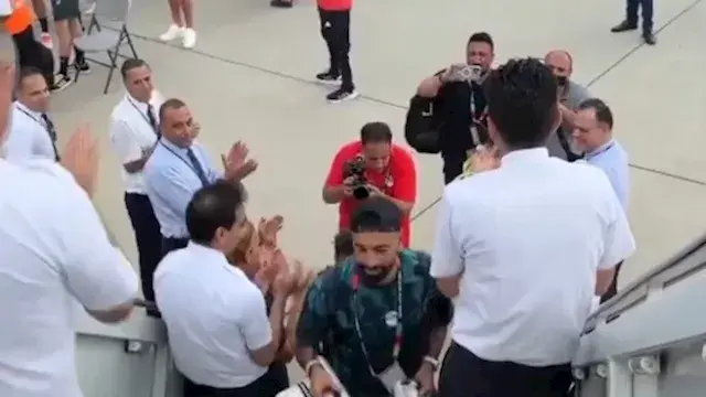 أول ظهور لمحمد صلاح خلال عودة...