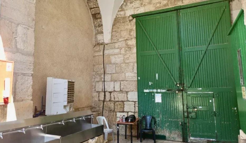 الاحتلال يغلق باب المغاربة بعد...