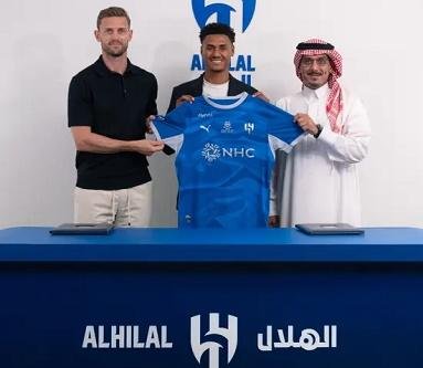 «بسبب قيمة صفقاته» الهلال يهاج...