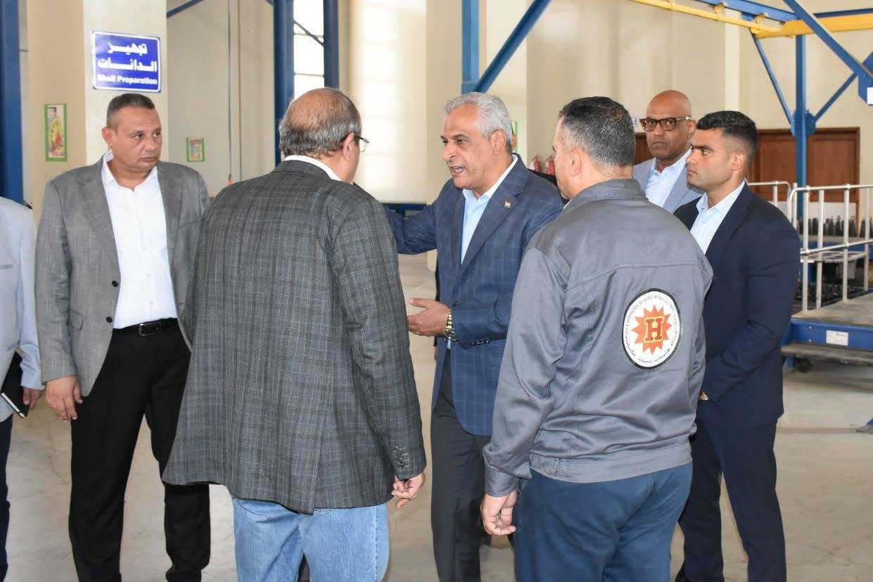 وزير الإنتاج الحربي: المتابعة...