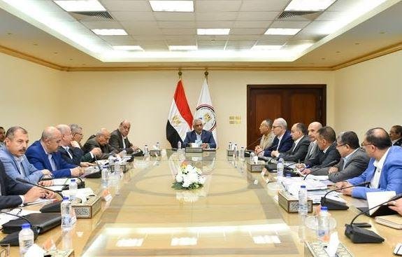 وزير الإنتاج الحربي يوجّه بسرع...