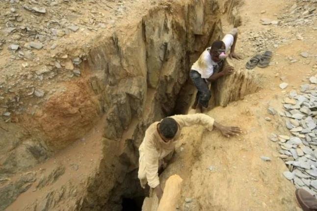 ارتفاع عدد ضحايا انهيار منجم ذ...