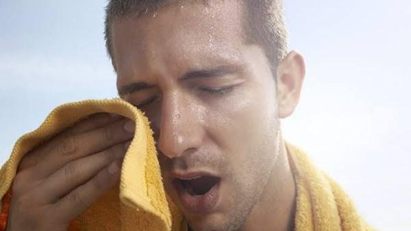 مجدي بدران: التعرق في الصيف يب...