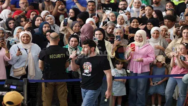 أجواء موسيقية في المترو.. عزيز...