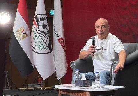 حسام حسن: استقبال الرئيس السيسي وسام على صدورنا.. ومنتخب مصر أعاد البسمة للجماهير