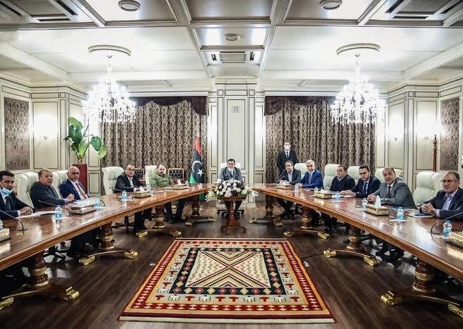 ليبيا تنفي استخدام قواعدها لإط...