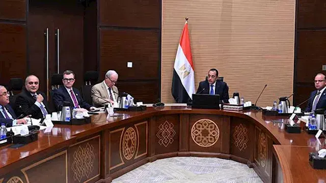 رئيس الوزراء يوجه الوزارات بمر...