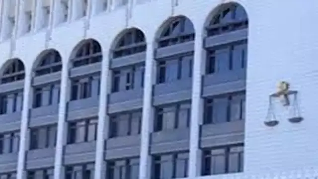 يُهرب الشباب عبر الحدود.. جناي...