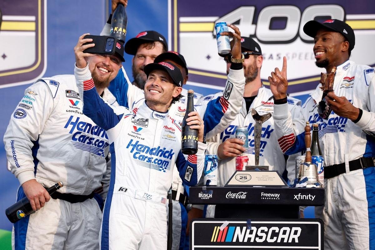Kyle Larson's team looks like peak Jimmie Johnson but Denny Hamlin says there's time yet