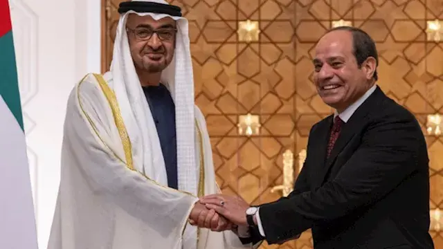 السيسي يلتقي محمد بن زايد في ا...