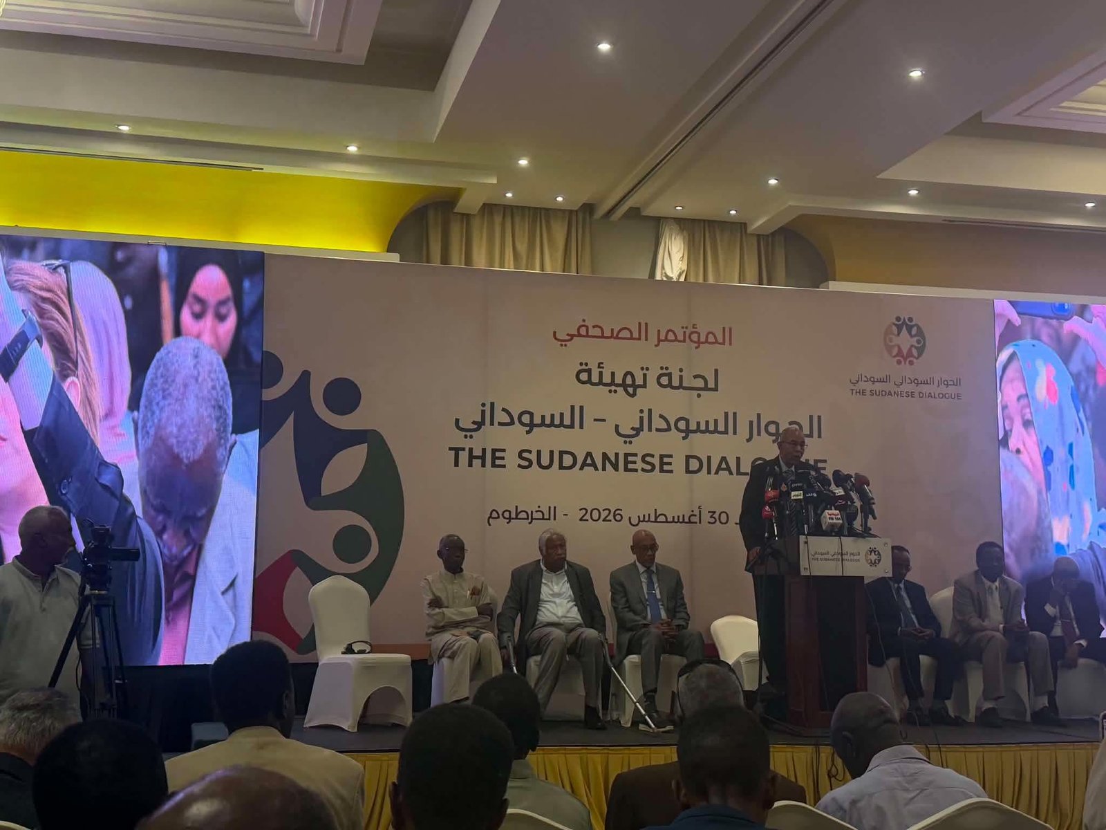عثمان ميرغني عضو لجنة الحوار ا...