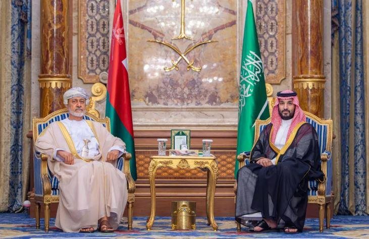 ولي العهد السعودي وسلطان عمان...