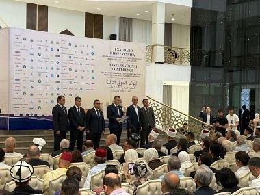 وزير الأوقاف يختتم زيارته لأوز...