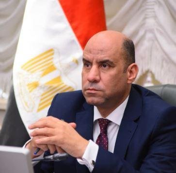 وزير العمل يوجه بسرعة استكمال...