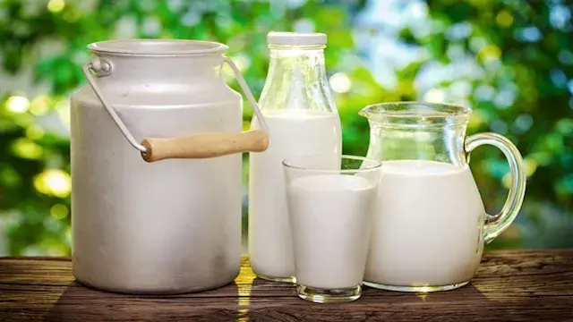 فيديوهات منتشرة تحذر من اللبن....