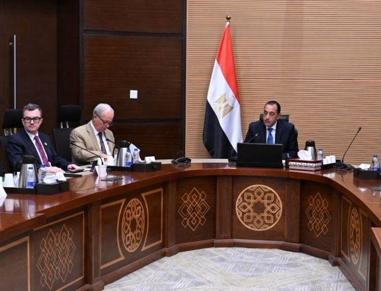 الحكومة تستعد لتحديد القطاعات...