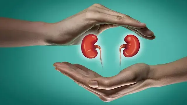 علامات تظهر على اليدين والعيني...
