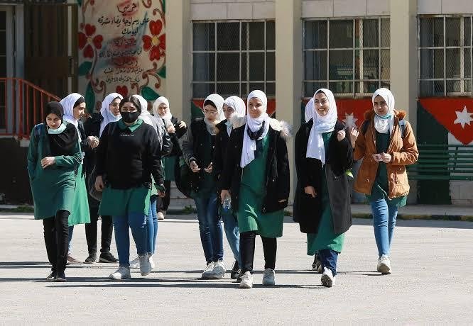 الأردن يراجع غذاء المدارس بعد رصد زيادة الوزن لدى 32.9% من الطلبة