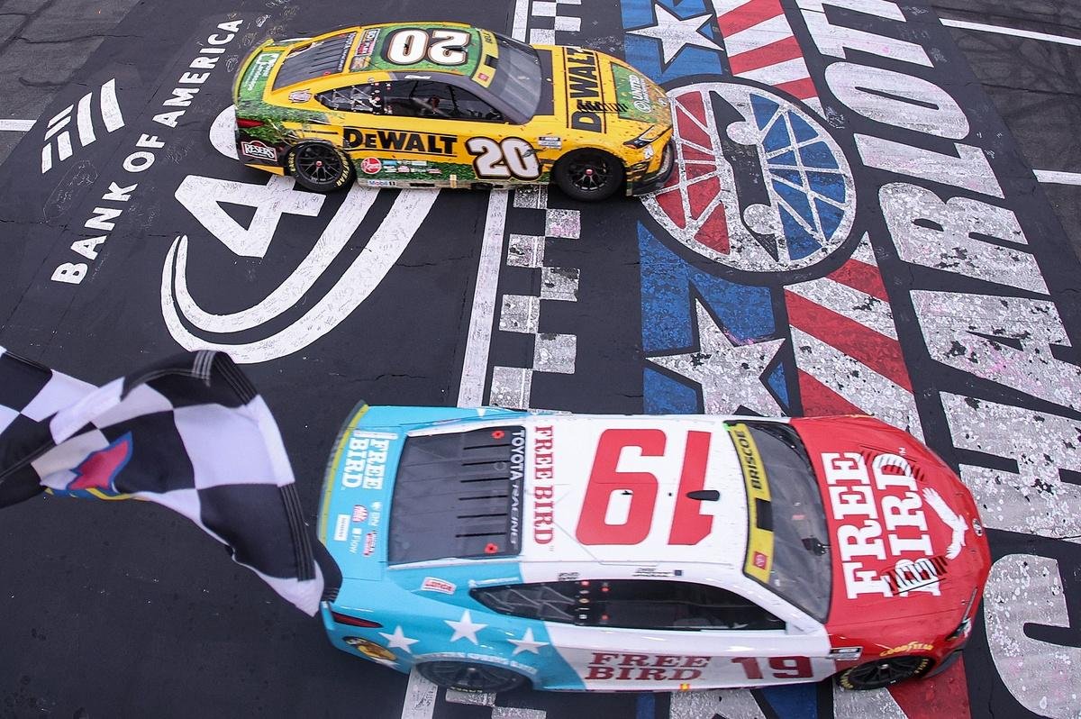 Chase Briscoe beats Christopher Bell by 0.029s in stunning NASCAR Cup photo finish