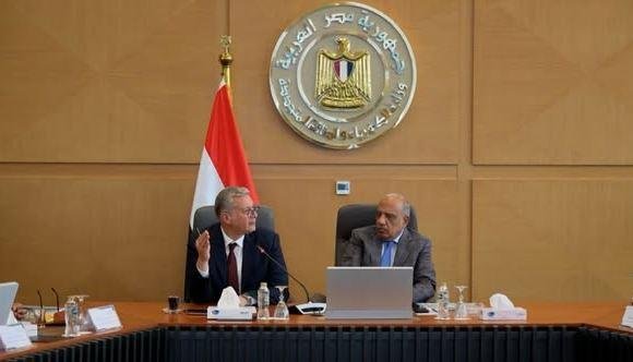 وزيرا الكهرباء والبترول يبحثان...