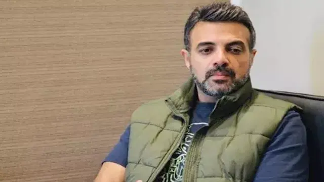 عمرو محمود ياسين عن أداء عمر م...