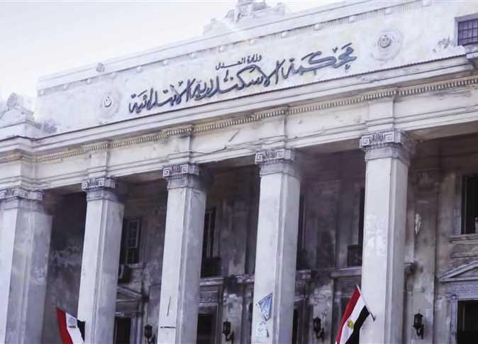 انتقاما منها.. تأجيل محاكمة مت...