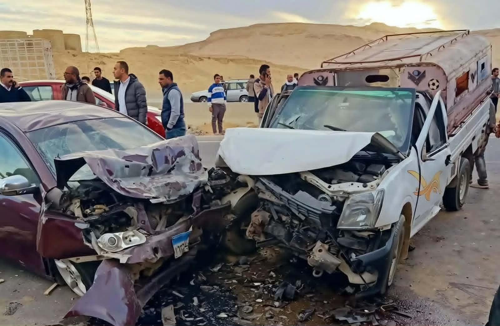 مصرع شخصين وإصابة 4 آخرين في ت...