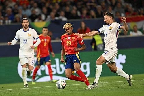 قمة نارية بين إسبانيا وفرنسا ف...