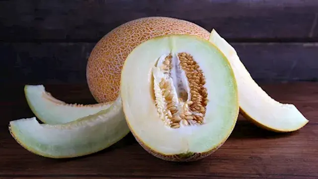 ماذا يحدث للجسم عند تناول الشمام؟