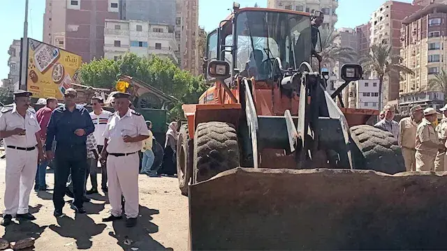حملة أمنية وتنفيذية ترفع 1382 حالة إشغال من شوارع دسوق بكفر الشيخ -صور