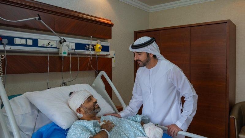 حمدان بن محمد يزور طيار "فلاي دبي": جسد أعلى درجات الشجاعة