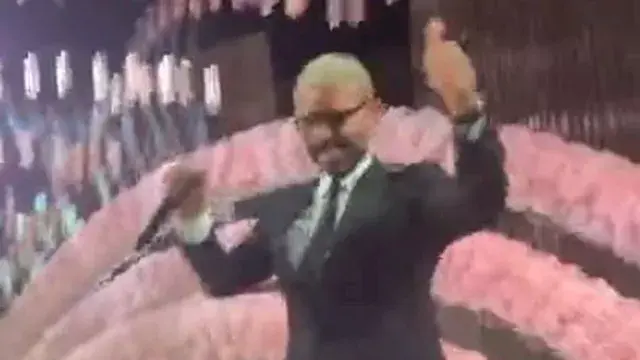 "ايه اليوم الحلو ده".. أحمد سع...