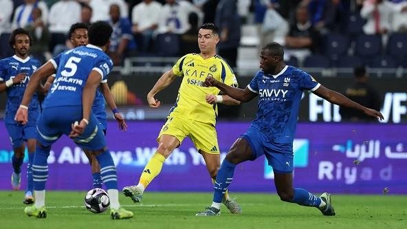 الهلال يحسم موقف بونو وسامرفيل...