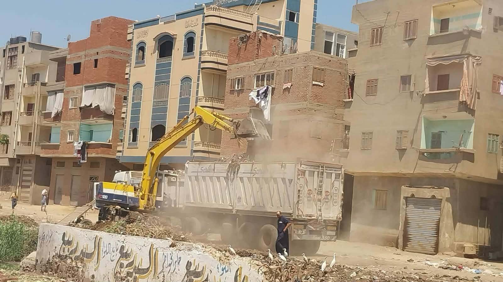 منال عوض: رفع إشغالات الشوارع...