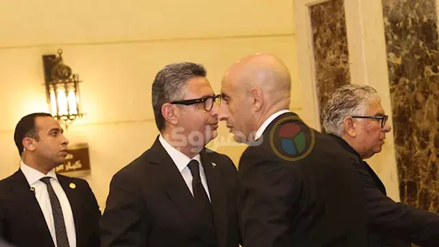 وزراء وشخصيات عامة يقدمون العز...