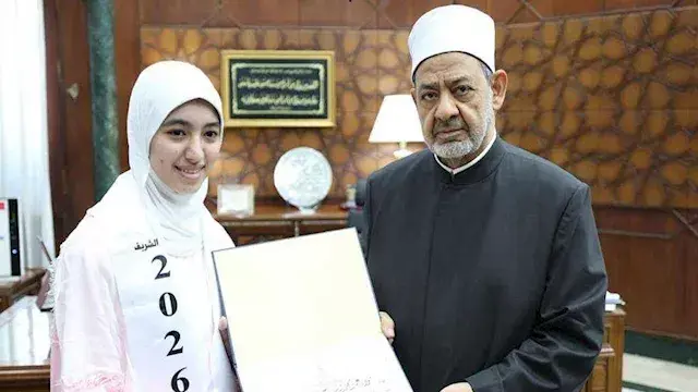 شيخ الأزهر يمنح أوائل الثانوية...