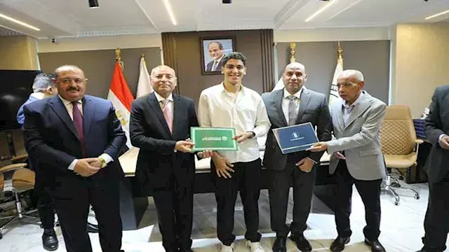 وزير العمل ومحافظ القاهرة يكرم...