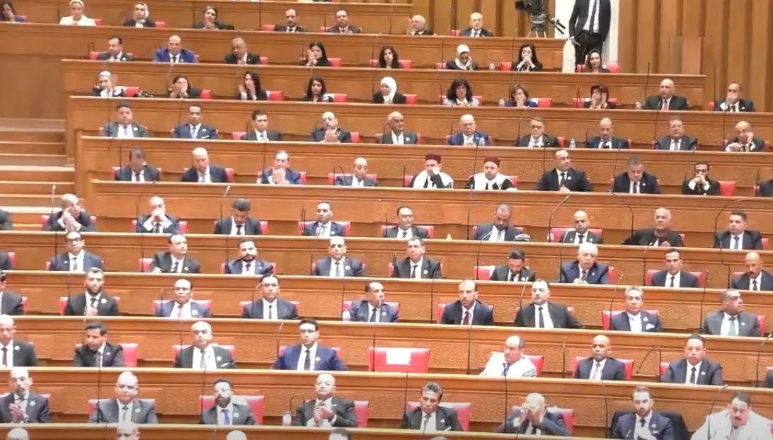 البرلمان يفتتح الجلسة العامة ب...