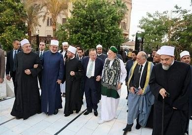 وزير الأوقاف يشارك في احتفالية...