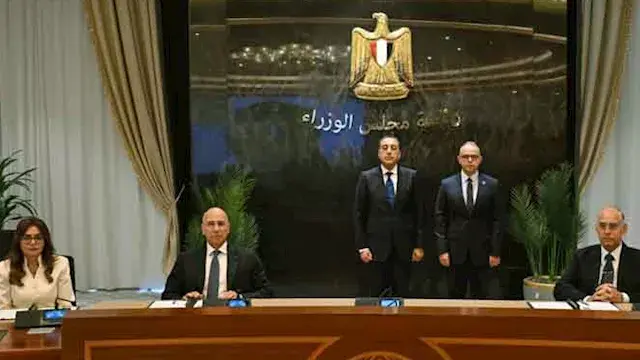 مدبولي يشهد نقل حصة من 172 محط...