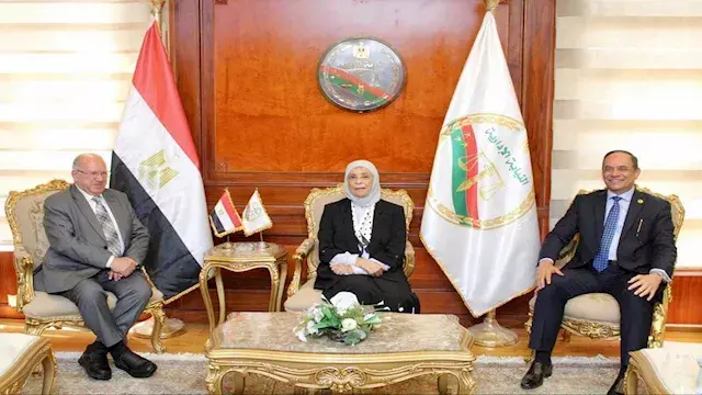 رئيسة النيابة الإدارية تستقبل...