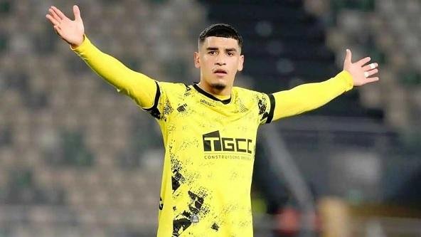المغرب الفاسي ينفي مفاوضات الأ...