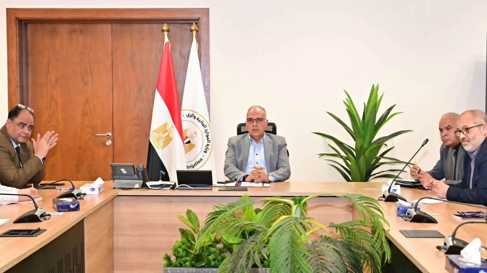 الري: حماية وتكريك مصبي فرع رش...