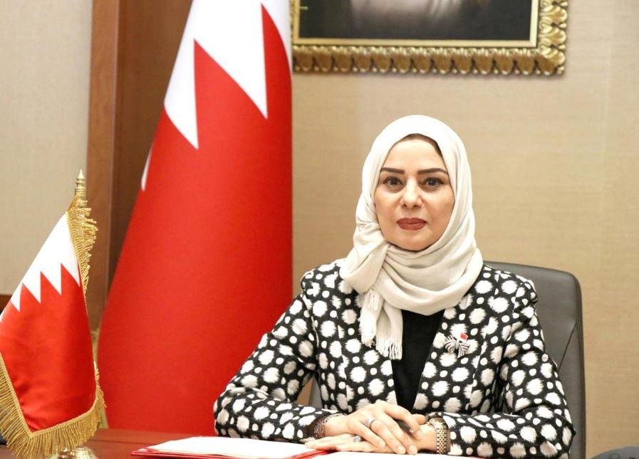 سفيرة البحرين بالقاهرة تهنئ مص...