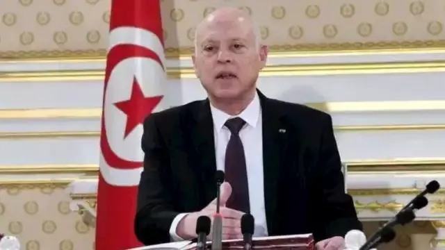 احتجاجات ضد الرئيس وحرائق غابا...